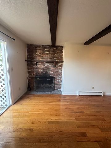 23 State 4, Marblehead, MA 01945