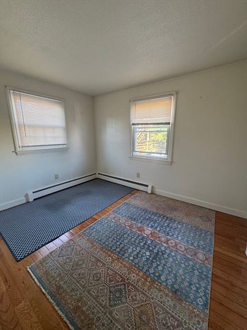 23 State 4, Marblehead, MA 01945