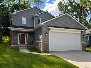 1206 W Round Lake Road, White Lake Charter Township, MI 48386