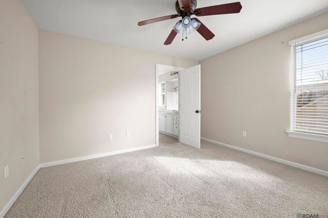 16456 Long Lake Dr, Prairieville, LA 70769