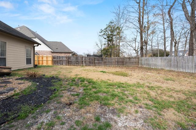 16456 Long Lake Dr, Prairieville, LA 70769