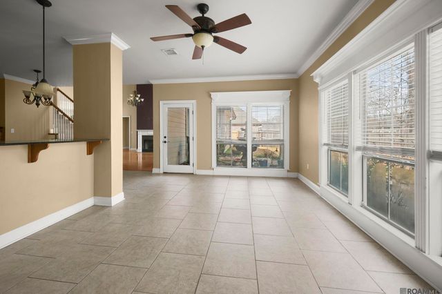 16456 Long Lake Dr, Prairieville, LA 70769