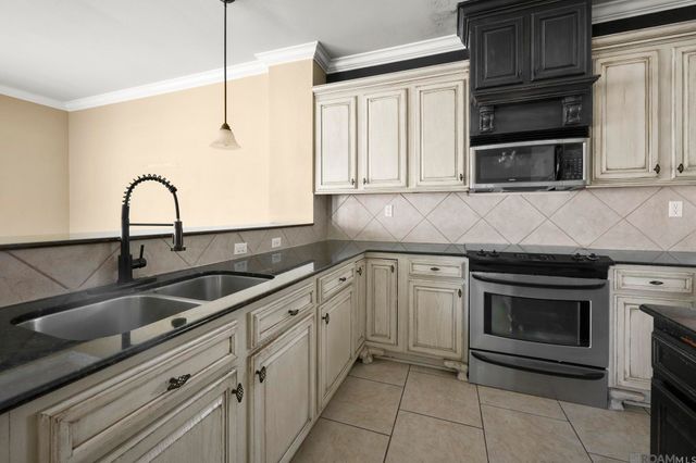 16456 Long Lake Dr, Prairieville, LA 70769