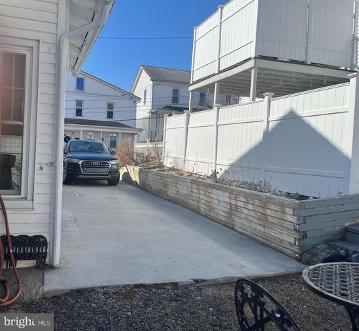 302 FLEET STREET, Pottsville, PA 17901