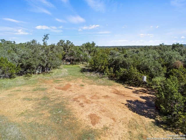 307 Gold-Schaefer Rd, Fredericksburg, TX 78624
