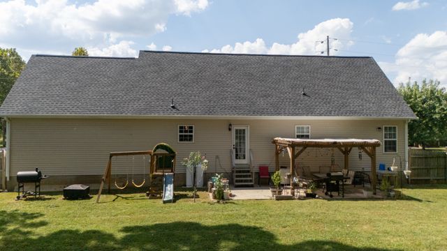 405 Long Creek Dr, Christiana, TN 37037
