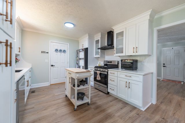 405 Long Creek Dr, Christiana, TN 37037
