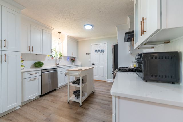 405 Long Creek Dr, Christiana, TN 37037