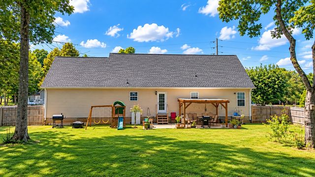 405 Long Creek Dr, Christiana, TN 37037