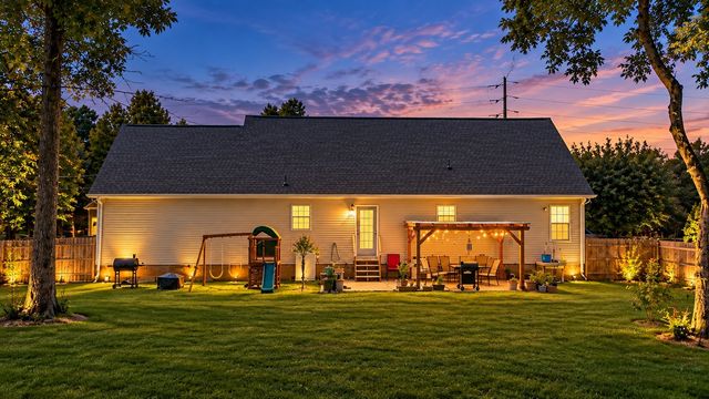 405 Long Creek Dr, Christiana, TN 37037