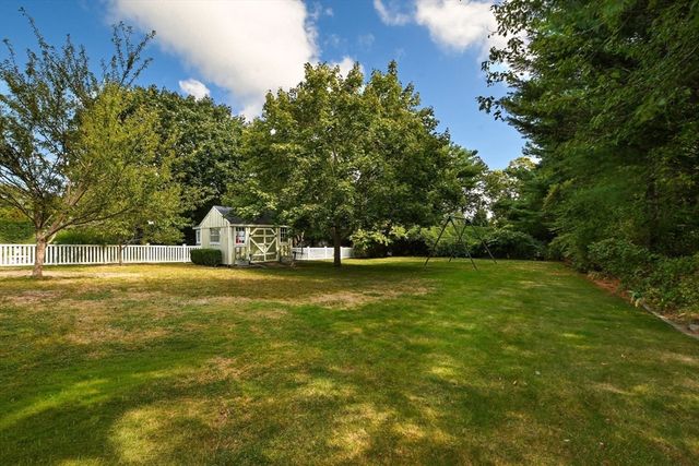 278 Slocum Rd, Dartmouth, MA 02747