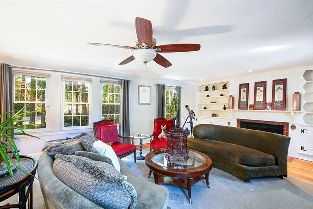 278 Slocum Rd, Dartmouth, MA 02747