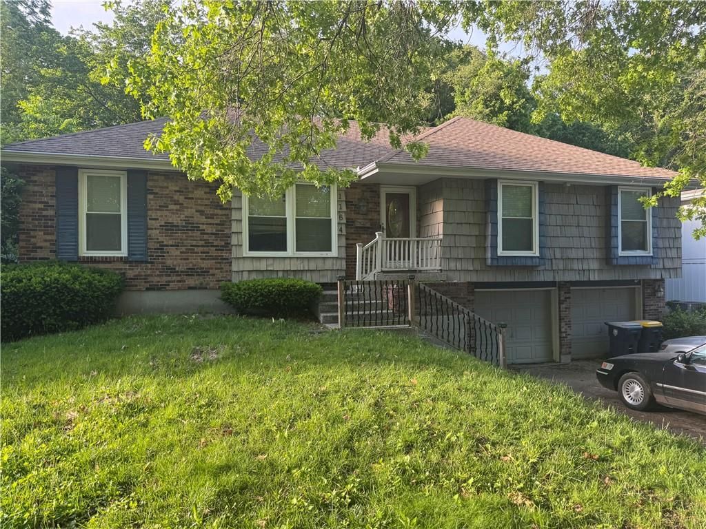 1164 Queens Place, Kansas City, MO 64131