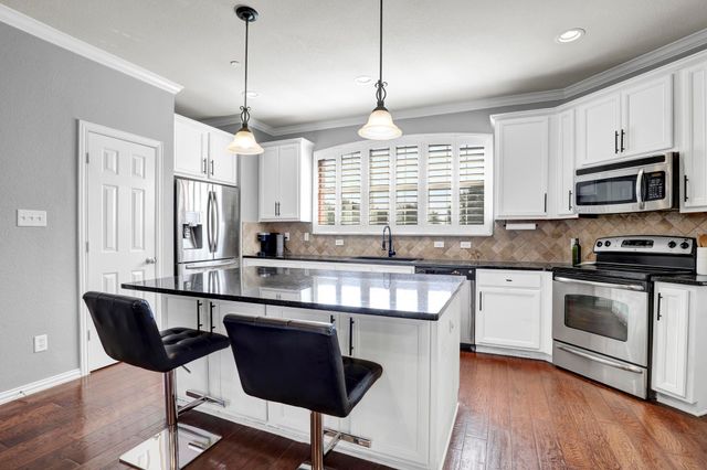 2700 Club Ridge Drive 8, Lewisville, TX 75067