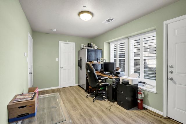 2700 Club Ridge Drive 8, Lewisville, TX 75067