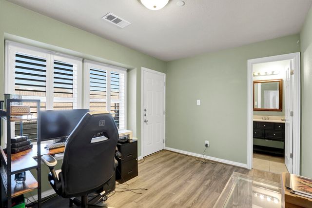 2700 Club Ridge Drive 8, Lewisville, TX 75067