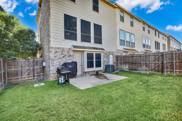 2700 Club Ridge Drive 8, Lewisville, TX 75067