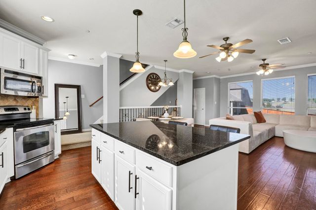 2700 Club Ridge Drive 8, Lewisville, TX 75067