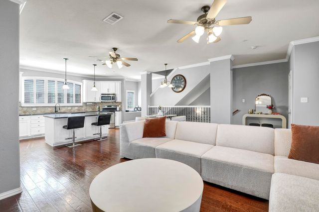 2700 Club Ridge Drive 8, Lewisville, TX 75067