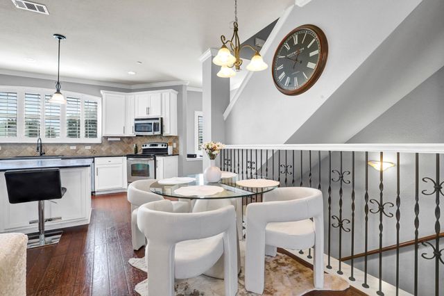2700 Club Ridge Drive 8, Lewisville, TX 75067