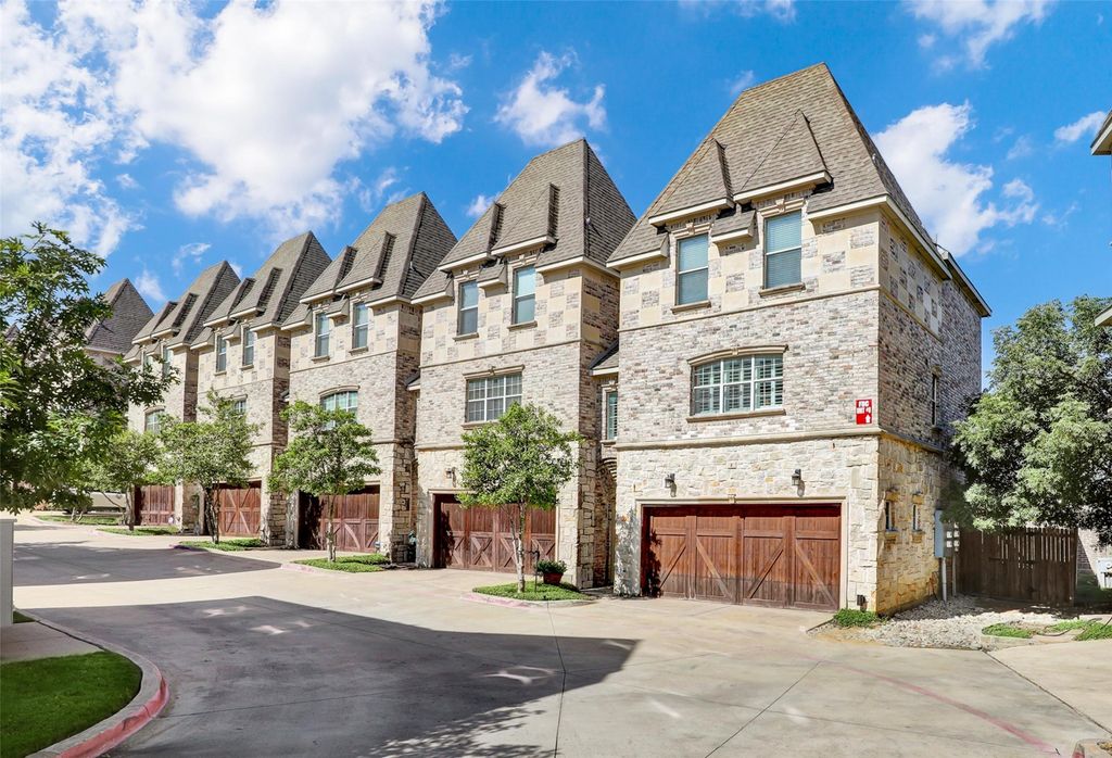 2700 Club Ridge Drive 8, Lewisville, TX 75067