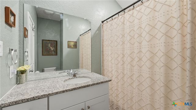 2717 San Martin Lane, Seguin, TX 78155