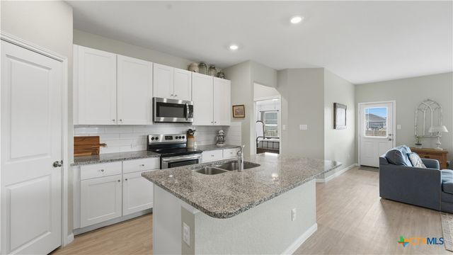 2717 San Martin Lane, Seguin, TX 78155