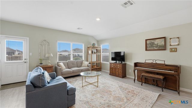 2717 San Martin Lane, Seguin, TX 78155