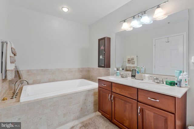 10804 HOBSON ST, Kensington, MD 20895