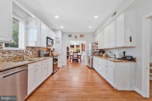 10804 HOBSON ST, Kensington, MD 20895