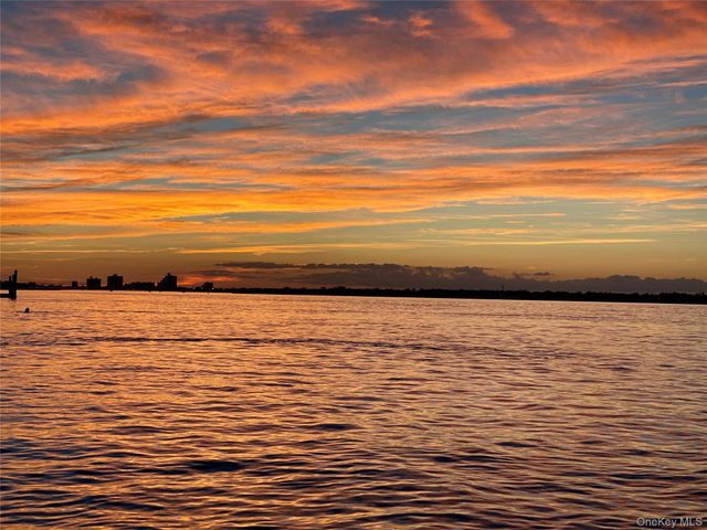 781 W Park Avenue, Long Beach, NY 11561