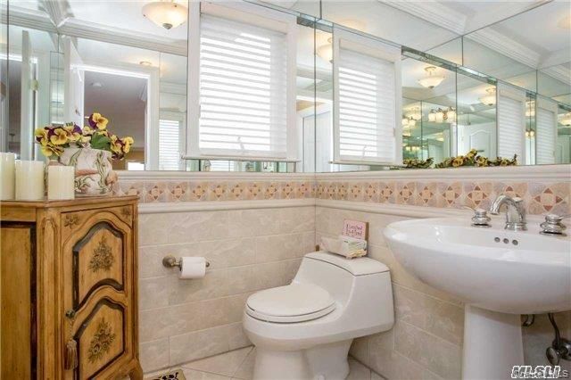 781 W Park Avenue, Long Beach, NY 11561