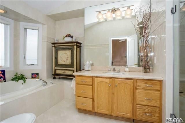 781 W Park Avenue, Long Beach, NY 11561