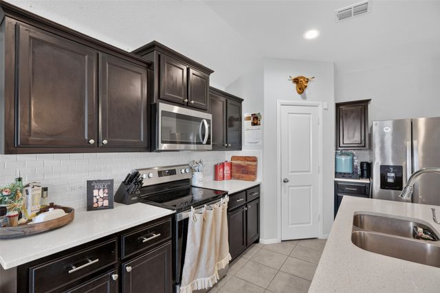 717 Durango Lane, Cleburne, TX 76033