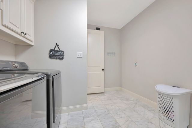 944 Highpoint Way, Roanoke, TX 76262