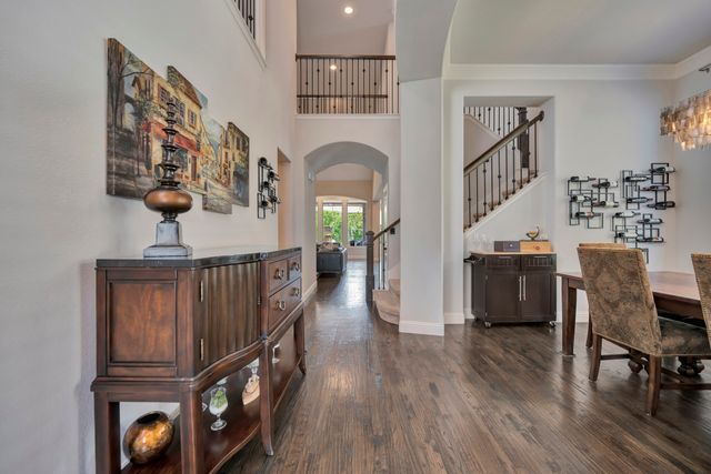 944 Highpoint Way, Roanoke, TX 76262