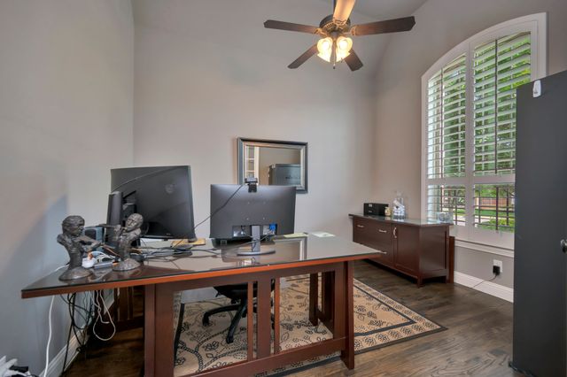 944 Highpoint Way, Roanoke, TX 76262