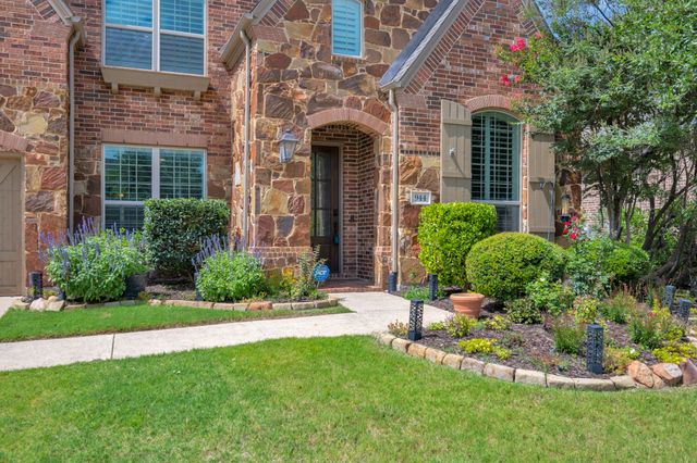 944 Highpoint Way, Roanoke, TX 76262