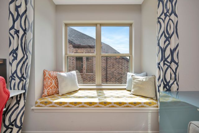 944 Highpoint Way, Roanoke, TX 76262