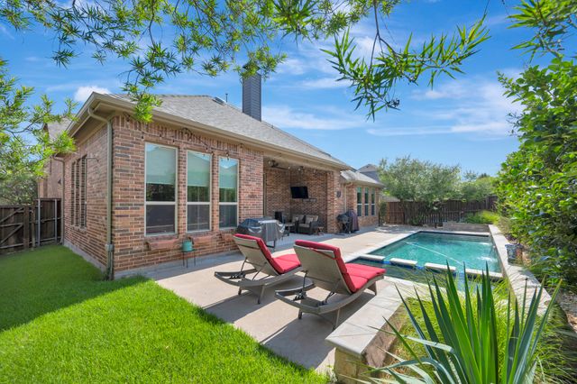 944 Highpoint Way, Roanoke, TX 76262