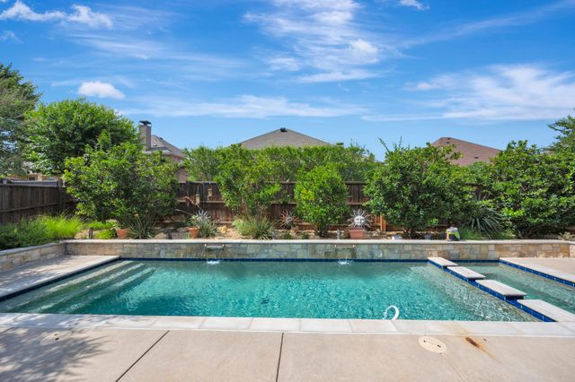 944 Highpoint Way, Roanoke, TX 76262