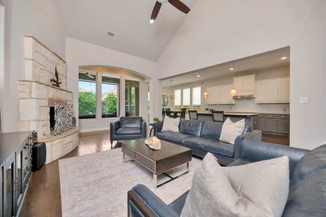 944 Highpoint Way, Roanoke, TX 76262
