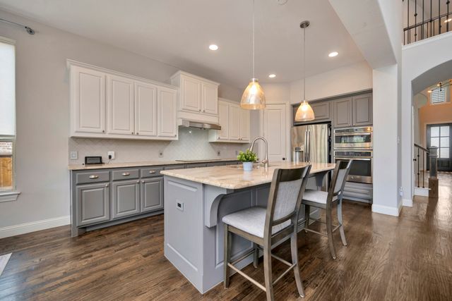 944 Highpoint Way, Roanoke, TX 76262