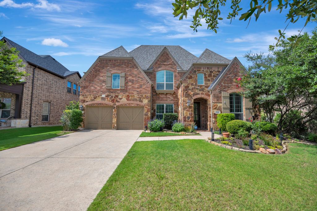 944 Highpoint Way, Roanoke, TX 76262