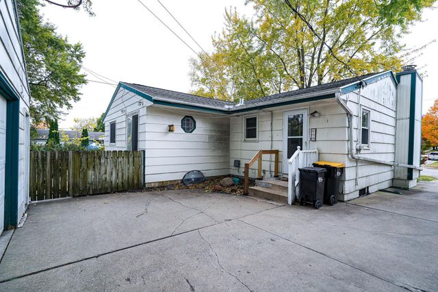 650 36th Avenue NW, Rochester, MN 55901