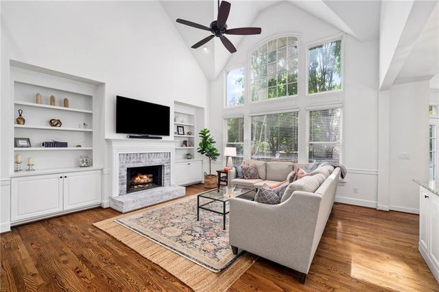 210 Hamilton Way, Roswell, GA 30075
