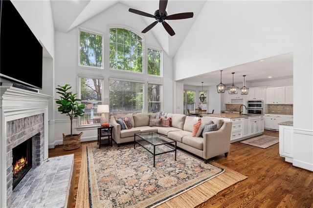 210 Hamilton Way, Roswell, GA 30075