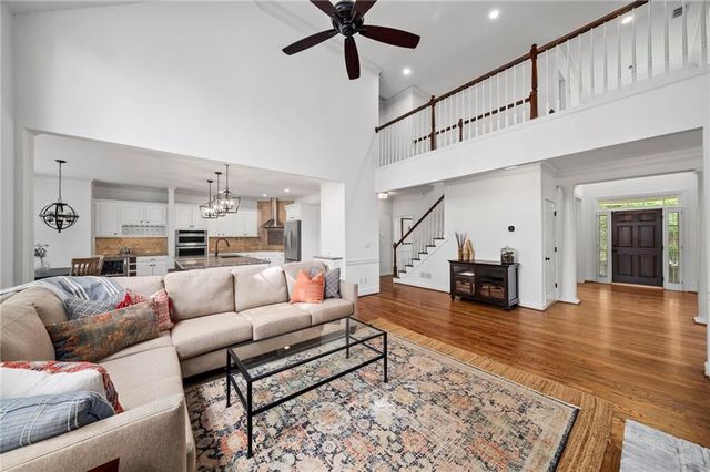 210 Hamilton Way, Roswell, GA 30075