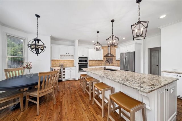 210 Hamilton Way, Roswell, GA 30075