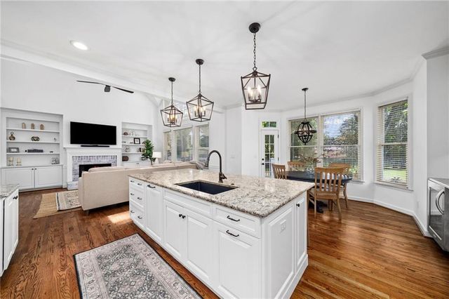 210 Hamilton Way, Roswell, GA 30075